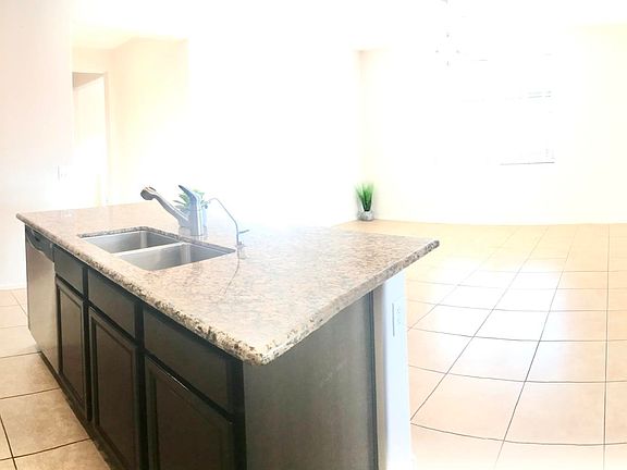 5th image of 18643 W Lupine Ave