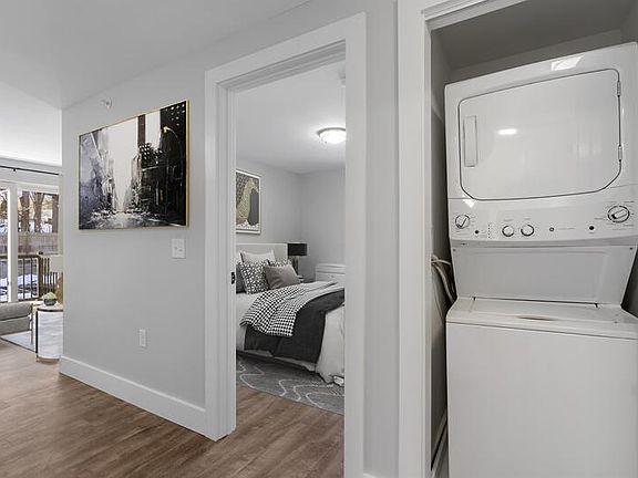 4th image of 969 Hopmeadow St #306