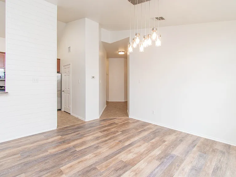 7003 Osbaldo Dr — Photo 3