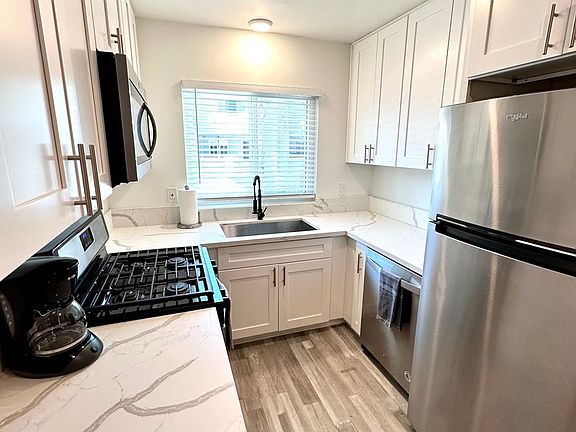 2nd image of 2006 Diamond St APT 18