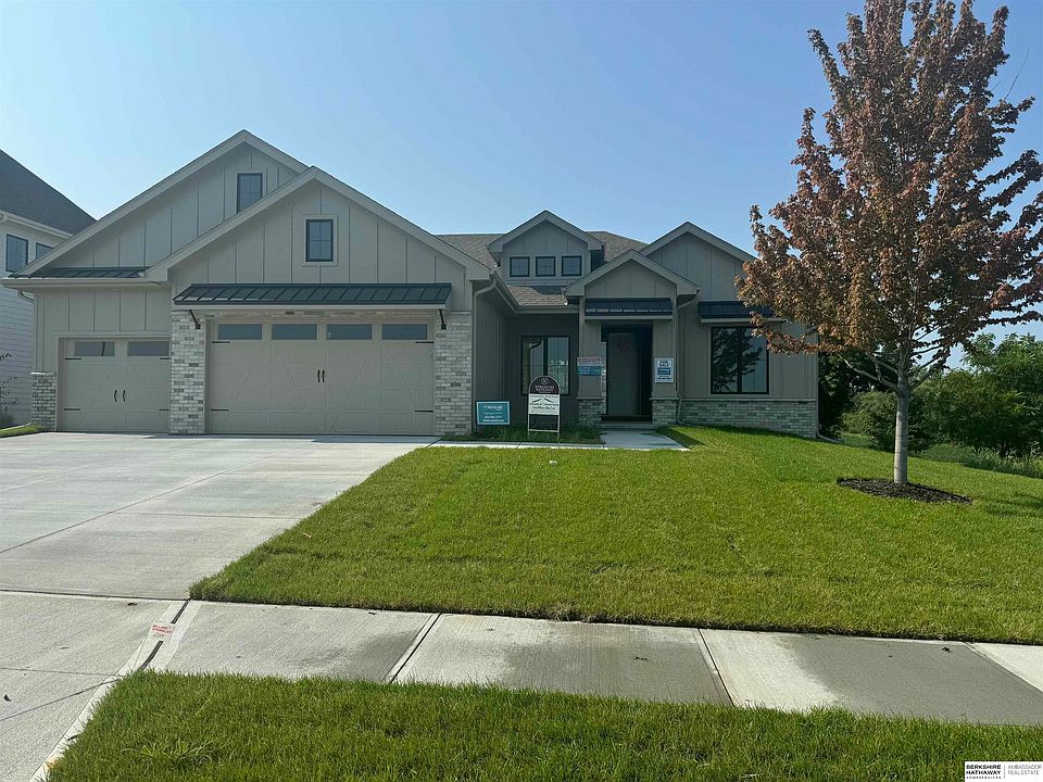 1st image of 11711 Cove Hollow Dr