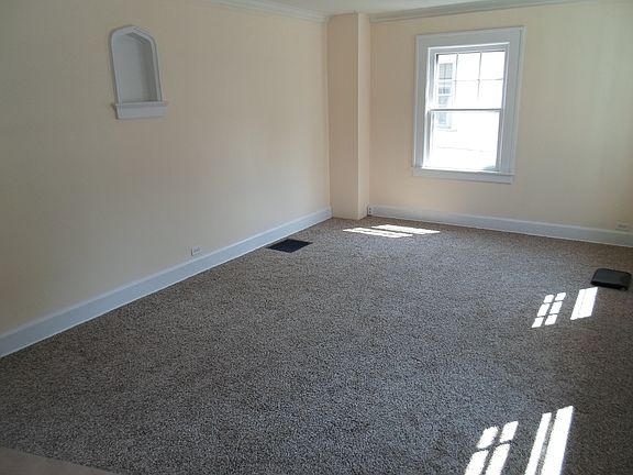 3rd image of 139 E 7th St
