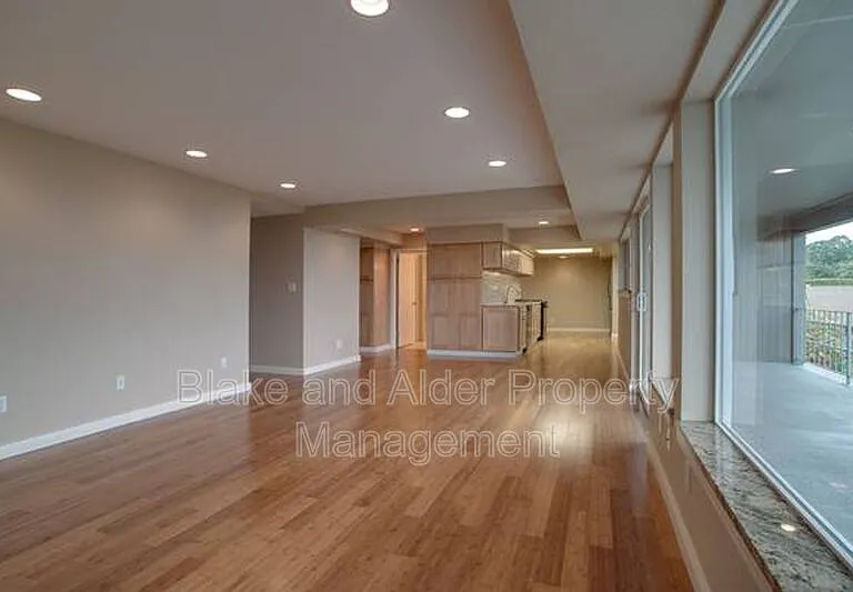 4330 SW Council Crest Dr #B — Photo 3