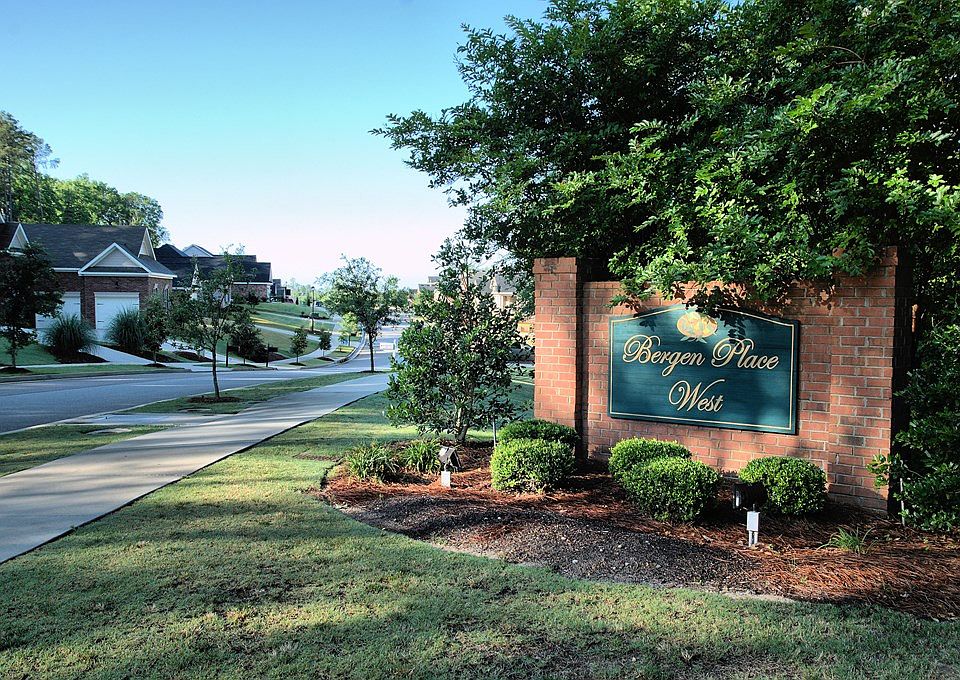 2nd image of 388 Bridle Path Road