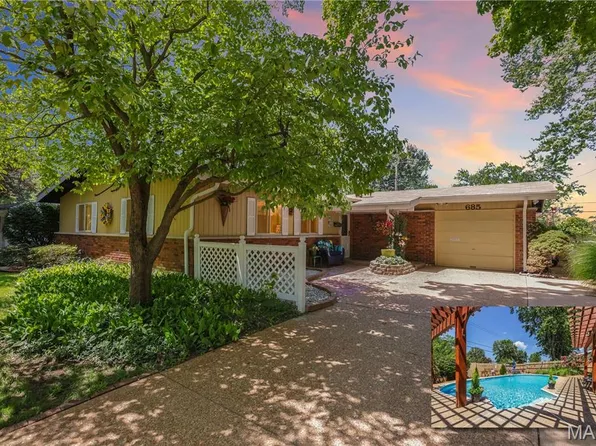 685 Stafford Ln, Florissant, MO 63033