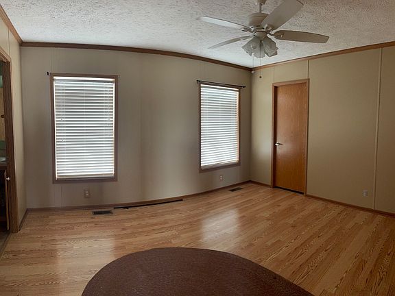 4th image of 200 Black Pine Blvd #192