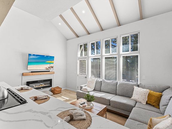 3rd image of 3115 N Lake Blvd #52