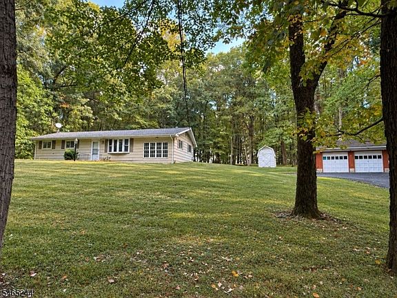 2nd image of 81 Woolf Rd
