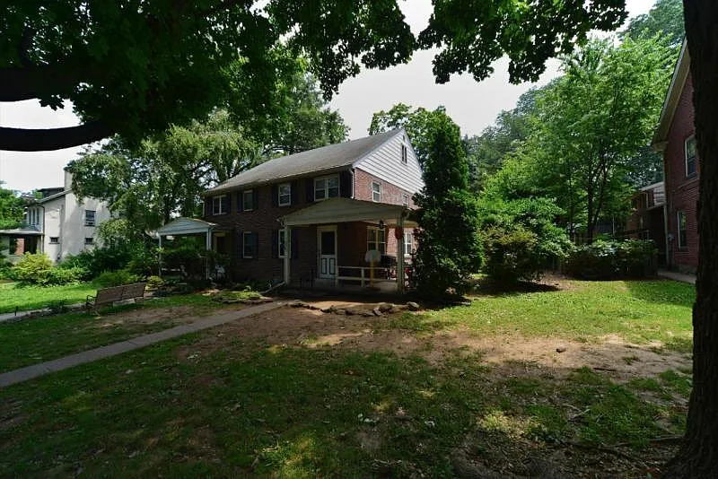 55 Spencer Ave photo 1
