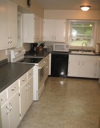 2nd image of 119 W Sunrise Ave