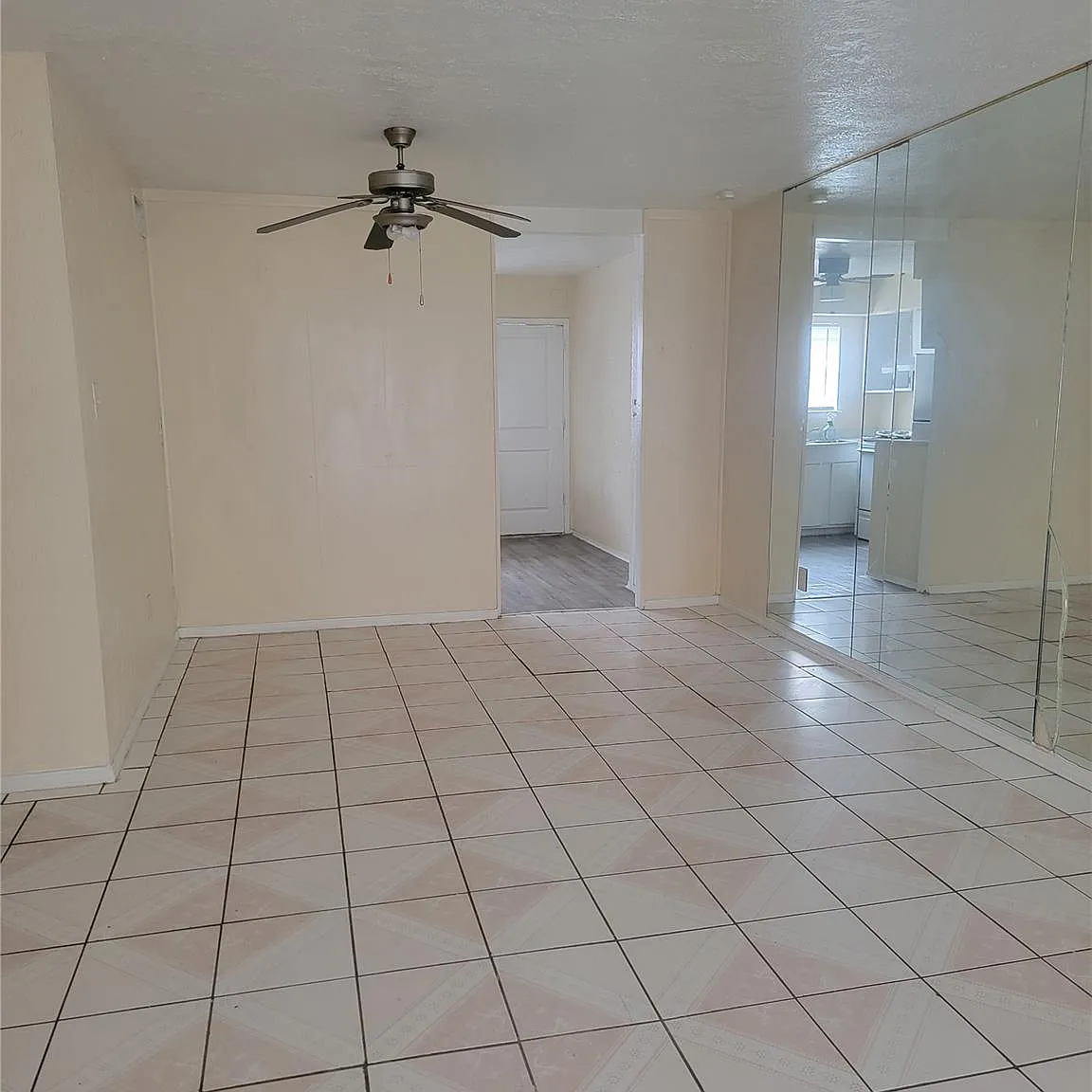 2 bed, 2.0 bath, 1015 sqft, $1,350 — Photo 2