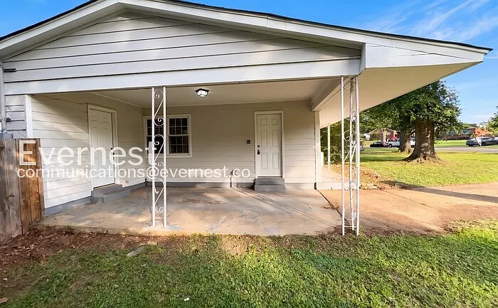 8304 Baldwyn Cv — Photo 2