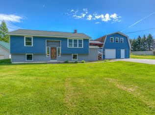 111 Meadow Ln, Farmington, ME 04938