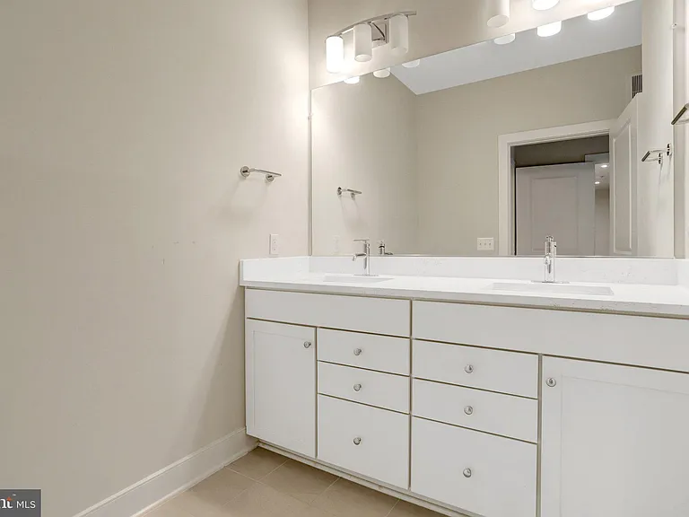 102 Saint Ives Pl #108 — Photo 9