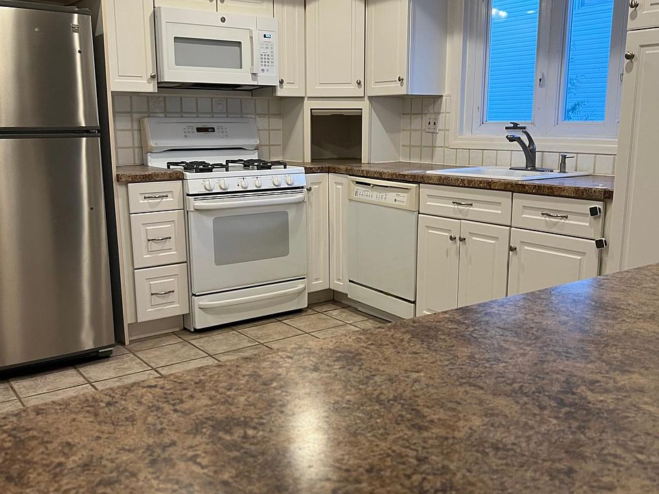 1st image of 11 Mosley Ave #1