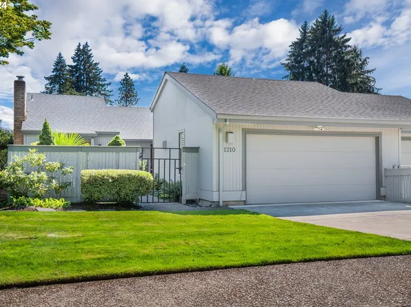 1210 Spyglass Dr, Eugene, OR 97401