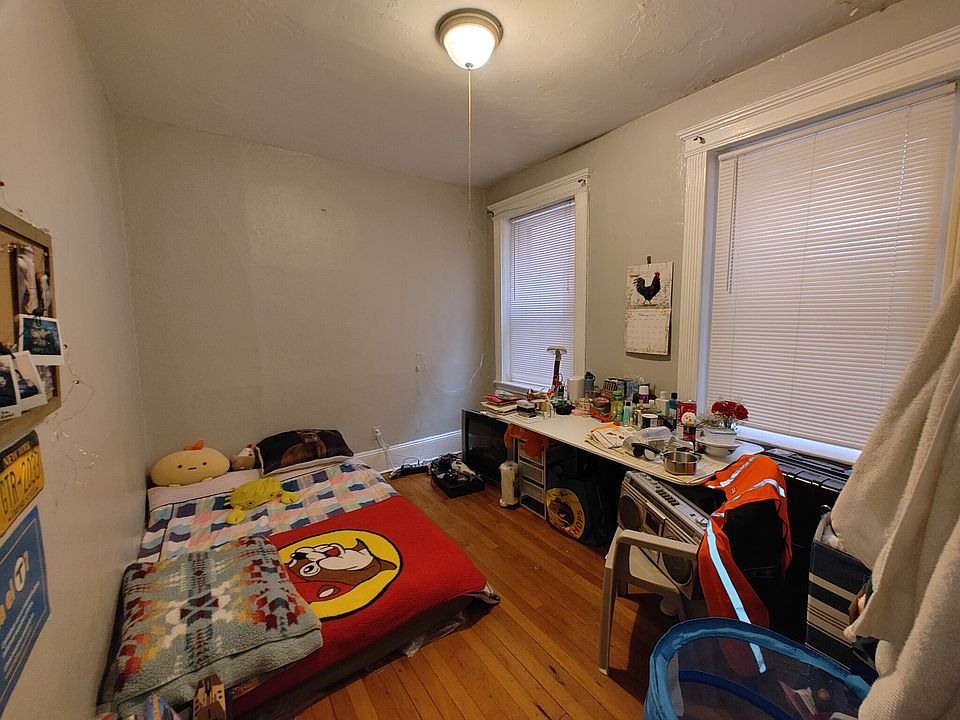 1st image of 463 Park Dr APT 11