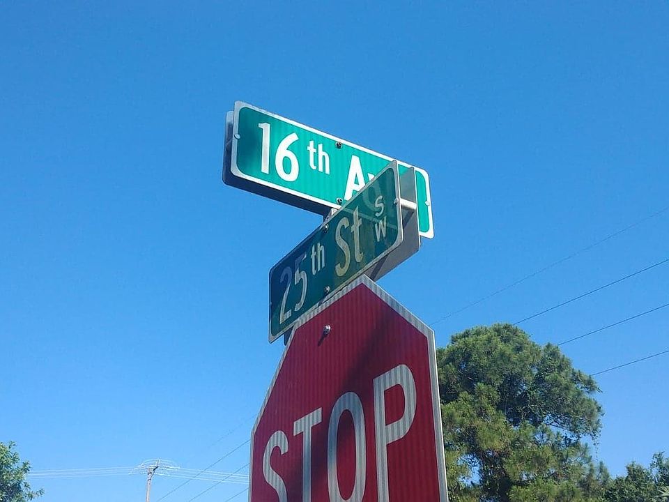 1st image of 1596 25th St SW