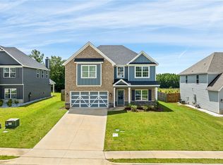823 Wyndham Village Ct, Opelika, AL 36801