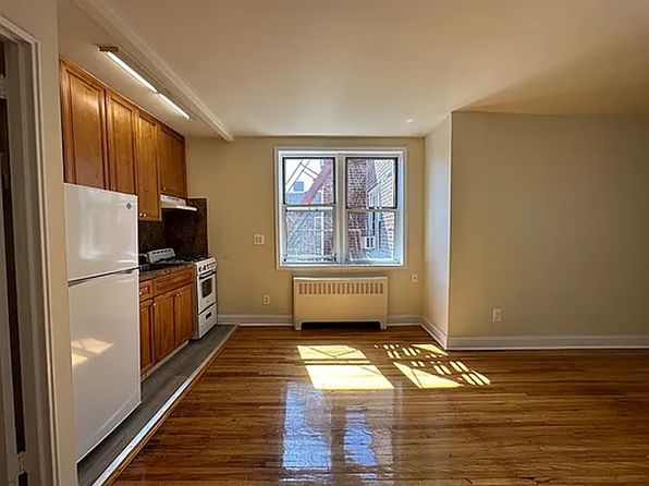 41-40 Parsons Blvd #3