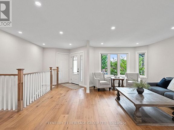 5th image of 31 Fox Run Ln