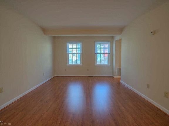 4th image of 228 Huntington Ln