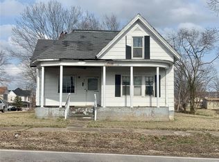 820 Cedar St, Bismarck, MO 63624