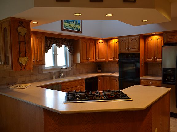 4th image of 154 Bakerfield Dr