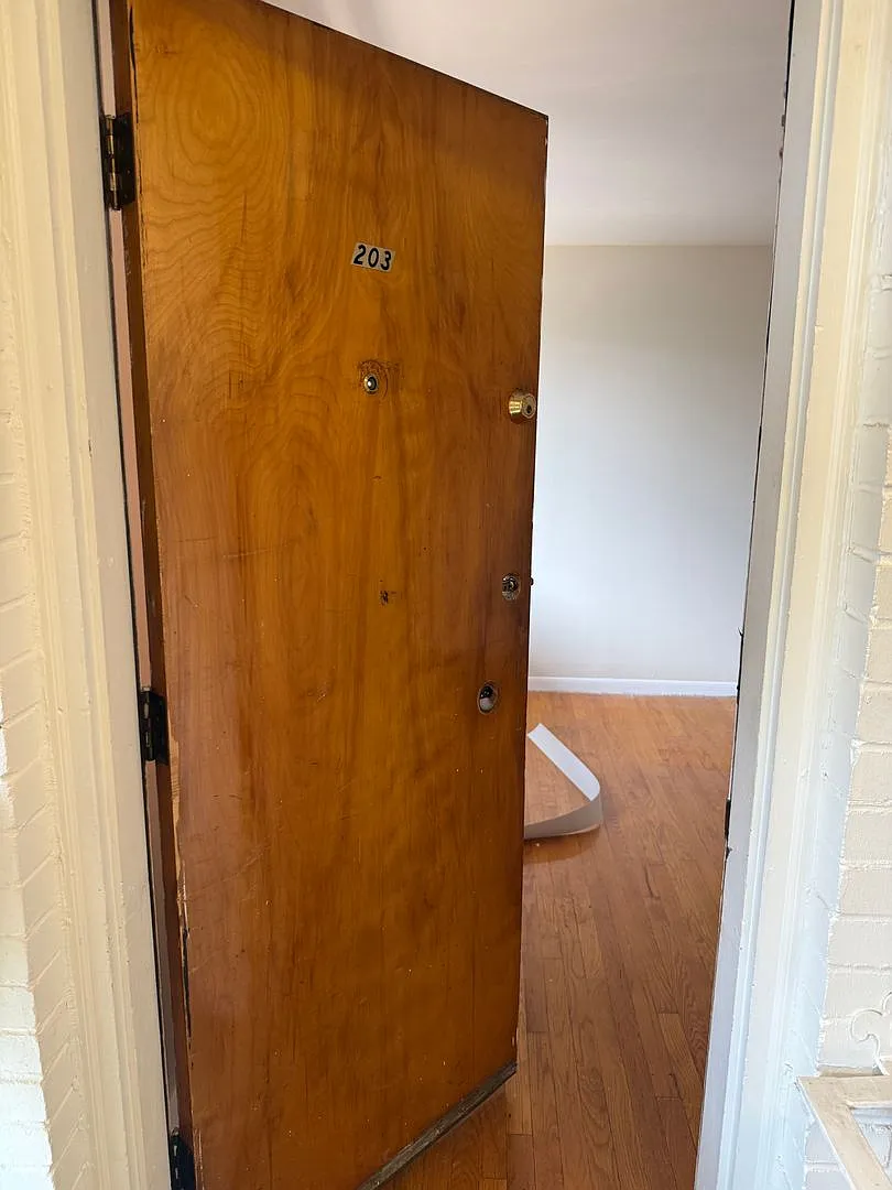 12619 - 12623 Lincoln Street — Photo 1