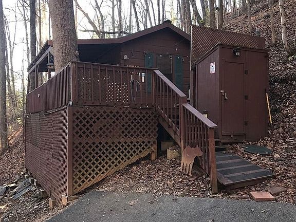 2nd image of 1347 Ski View Ln