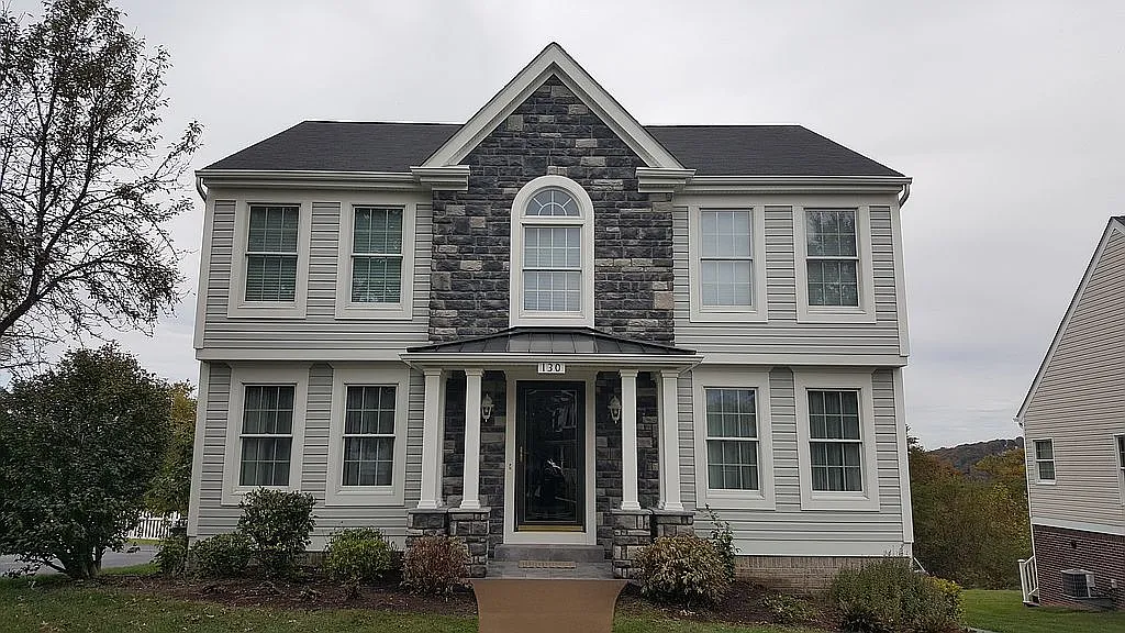 130 Amberwoods Dr photo 1