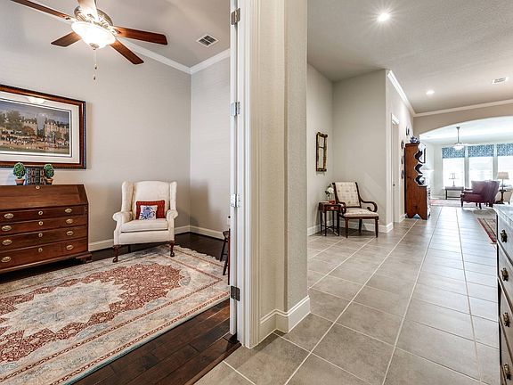 3rd image of 231 Aspen Dr