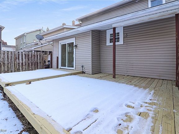 4th image of 416 3rd St NE