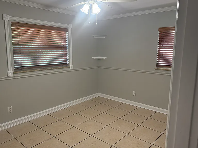 3359 E Aldridge Rd — Photo 10
