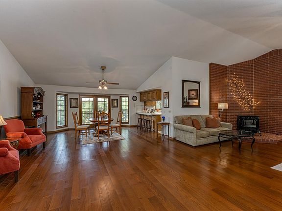 4th image of 6600 Baralee Ln