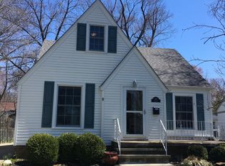 401 Oakmoor Rd, Bay Village, OH 44140