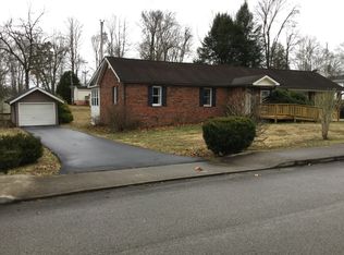 270 Lafayette St, Oneida, TN 37841