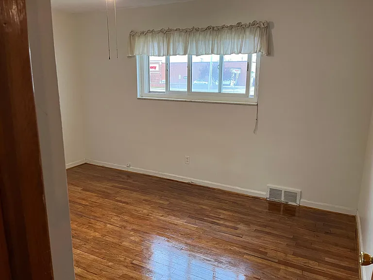 21700 E Eleven Mile Rd — Photo 5