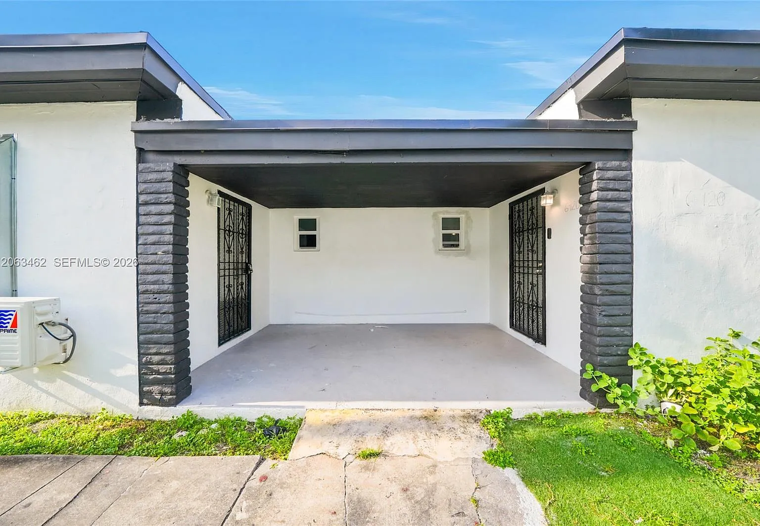 2 bed, 1244 sqft, $1,900 — Photo 1