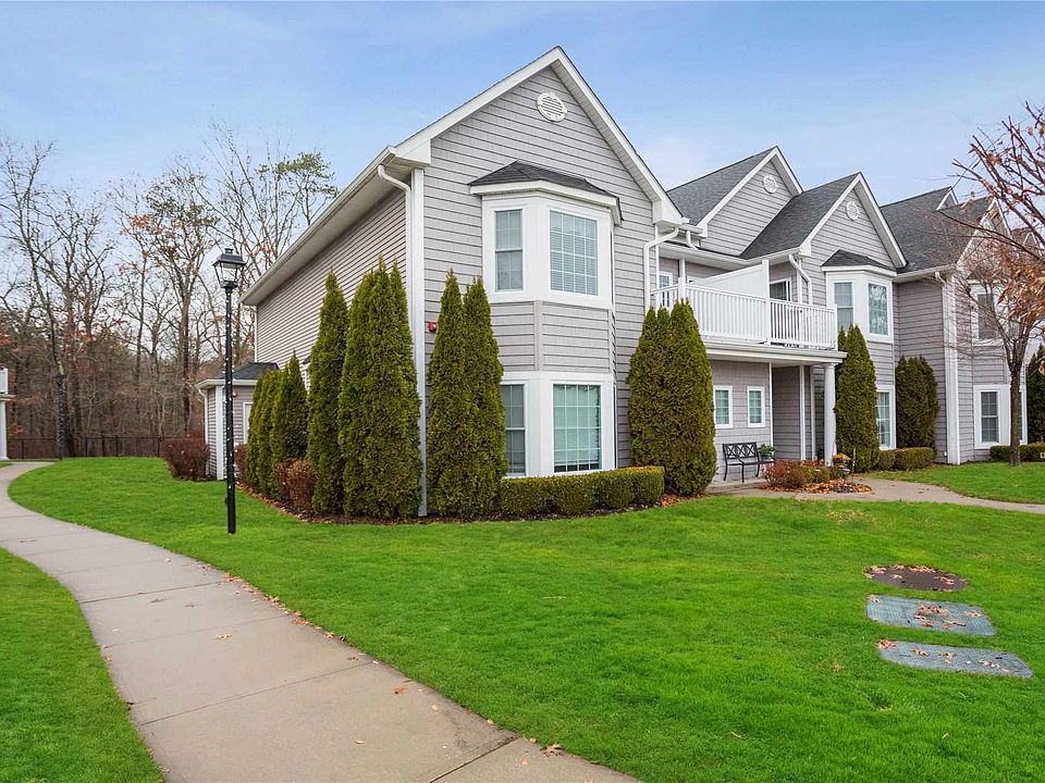 1st image of 302 O'Keefe Ct