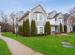 302 O'Keefe Ct, Oakdale, NY 11769