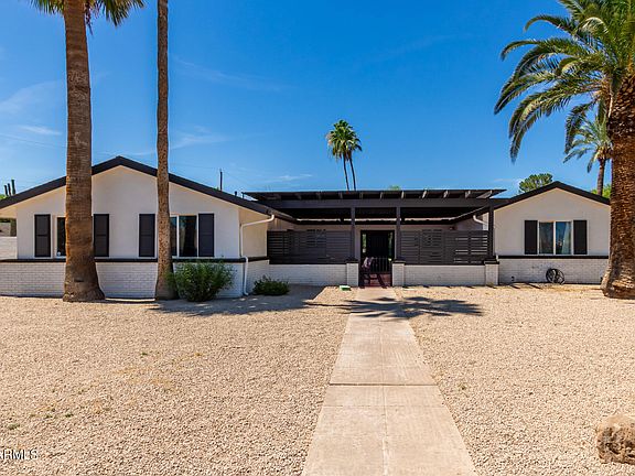 3rd image of 2326 E MONTEBELLO Avenue