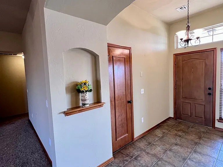 617 Applewood St — Photo 7