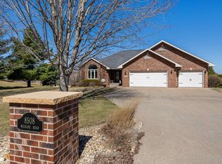 8508 Wildlife Rdg, Dubuque, IA 52003