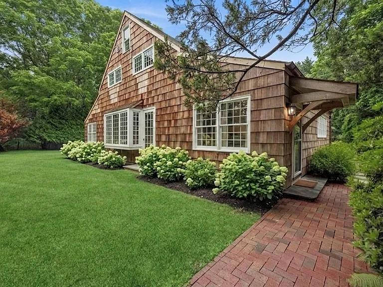 130 Montauk Hwy — Photo 1