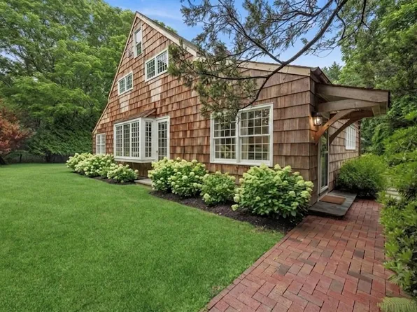 130 Montauk Hwy, East Hampton, NY 11937
