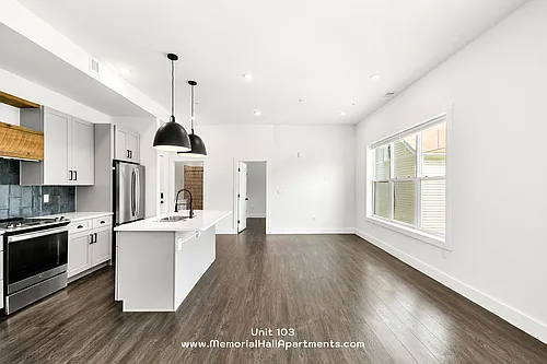 4 E Main St #103 Photo 1
