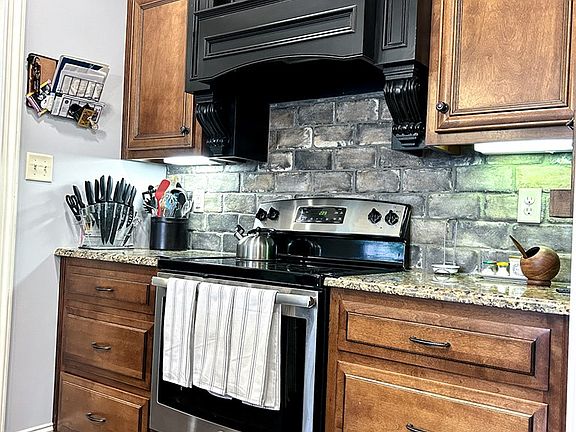5th image of 4428 Kenilworth Cir