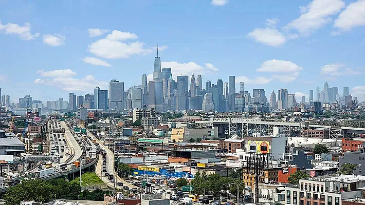 Rented by Tapiro Realty | media 34