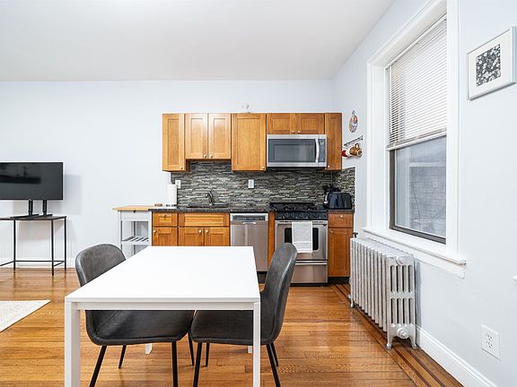 5th image of 821 Bergen Ave APT A3